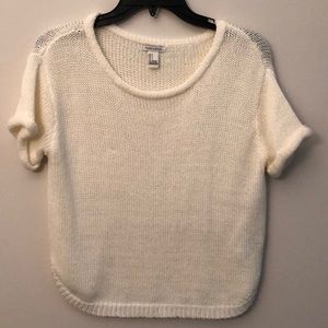 Short sleeve sweater